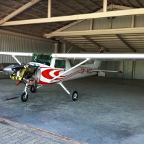 Cessna 152 SP-KCC w hangarze