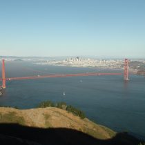 Golden Gate Bridge, a za nim panorama San Francisco
