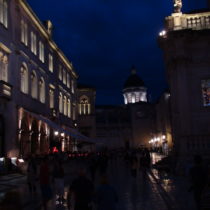 Po zmroku Dubrovnik jest równie piękny, ilekolwiek zdjęć bym nie wrzucił zawsze będzie za mało. Tam trzeba pojechać.