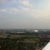 Poznań-Ławica, EPPO, po odlocie z pasa 10, stadion KKS Lech