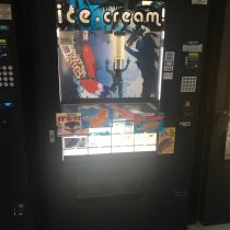 Automat z lodami, Camp Roberts Rest Area, US-101